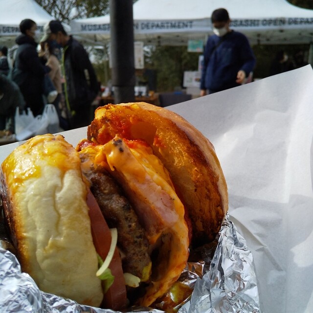ハンバーガーショップ 札幌市中央区】「WAZZ UP BURGER」ではL.A.でバーガーを⾷べ