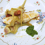 ペレグリーノ - 【魚料理】愛媛宇和島より　白甘鯛　炭火焼と　伊産のカルチョーフィ・スピネのプラザート　北イタリア伝統のサルサヴェルデのアクセント