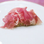 ペレグリーノ - ジベッロ村の"クラッテッロ　ネロ"希少なパルマ黒豚の幻の逸品