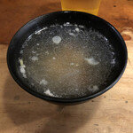 武蔵野アブラ学会 - 無料のスープ。もやし、ネギ、玉ねぎ、にんじん