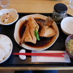 氷見の寒ブリ カマ煮付け