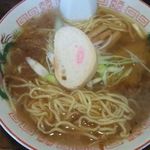 いせのじょう - 追いがつおラーメン、麺アップ