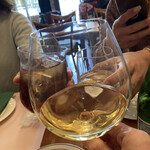 Antica osteria BACIO - 乾杯！
                        私は白ワイン
                        後2人は車だったのでノンアルコールです。