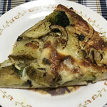ブーランジェリー スドウ - たっぷりの野菜とバジルソースが合わさったピザパン！