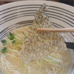 鯛塩ラーメン 堂の浦 - パリパリの鯛皮