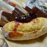 BOULANGERIE PANJA - ぱりぱりマーブルチョコレートとカシスジャム