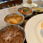 3種のカレープレート