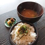 Sakurazaka - ご飯と上品で美味しいお味噌汁
