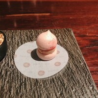 YAKITORI 燃 es - 苺とフォアグラメレンゲ