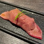 鉄板焼きgrow - 「厳選A5黒毛和牛の炙り寿司」