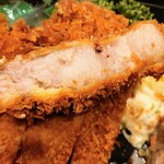 ハンバーグ康 - 大きなロースとんかつ