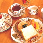 オーク・ハウス - 優雅な英国スタイルのティー・ランチです。