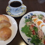 くるみカフェ - サラダ＆パンのプレート