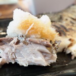 平塚漁港の食堂 - ”塩鯖の半身焼”、脂乗りがもの凄く、大根卸しは欠かせません。醤油も垂らせば、シットリとても美味しいのです。