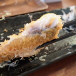 平塚漁港の食堂 - ”アジフライ”は旬ではないので、厚みはありませんが、フックラ感があり、ジューシーです。