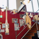 平塚漁港の食堂 - 魚の骨の吊り飾り（１）