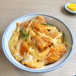 Oyamaya - えびカツ丼。770円