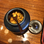 食煅 もみじ - 七味入りの揚げ玉。