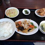 中国料理 東方紅 - 玉葱と豚肉定食