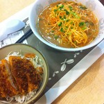 カインズキッチン - ネギ味噌ラーメン　ソースチキンカツ丼　2012年9月