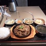 紅紅 - 鉄板プルコギランチ 1000円