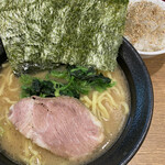 横浜ラーメン弐七家 - 