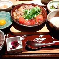 やさい家めい 表参道ヒルズ店 - トマトと和牛すき煮自然薯御膳