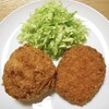 佐藤食肉ミートセンター - 料理写真:丸メンチカツ（左）＆ 仙台牛コロッケ