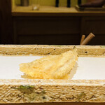 日本橋 蕎ノ字 - ☆きす（千葉・竹岡）。一口は塩で、残りは天つゆで頂く。