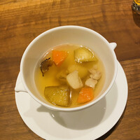 カントニーズ 燕 - リンゴと豚肉の香港風健康蒸しスープ 長芋、なつめ、杏仁入り