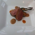 ルピシア - フランス産シャラン鴨肉と丸茄子のロースト
       アッサム紅茶『シロニバリ』のクリームソースとカンズリのソースで