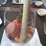 ルピシア - お茶をつかった季節のデザート（シャンパーニュロゼのアイスとジュレ、イチゴのアイス）