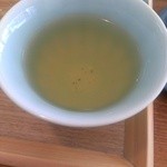 Nichigetsu - お店の名前でもあるお茶、日月。2回目もしっかり味があります。おいしいお茶です。