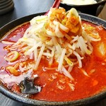 麺辛屋 二代目 美國 - 唐辛子の赤がより鮮やかになります。