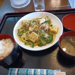 お食事処さしば - ゴーヤちゃんぷる定食880円