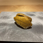 鮨 猪股 - キタムラサキウニ