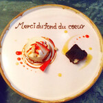 スープとカレー ボンジョルネ - ●デザート
      キャラメルのムース、チョコブラウニー
      
      任意のメッセージを書いてもらえる