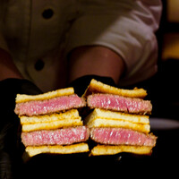 焼肉 牛印 新宿店 - 厚切りシャトーブリアンステーキサンド