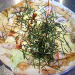 CONA - ランチピザ：照焼きチキンはキャベツも入って店員さんもお奨めの一品。