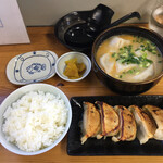 Gyouza Saikan - 焼き餃子＋スープ餃子＋ご飯(並)＝670円