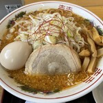 ラーメン もっけだの - 『赤唐味噌中華+食べるラー油』