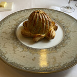 ラ・トゥーエル - 黒トリュフのパイ包み焼き