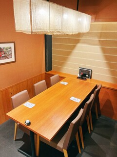 Kabura - 2階　テーブル席