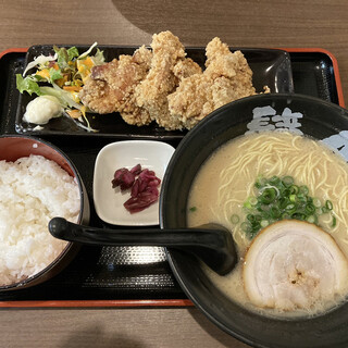 長浜らーめん 豚八_0