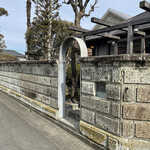 ブラッスリー ジョーゾー - 入口はこちら