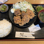 Kakito Kokusan Wagyuu Shinagawa Shouten - 定番若鶏の唐揚げ定食　¥850-