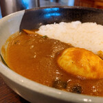 百番目のサル - インド風野菜カレーゆで卵トッピング