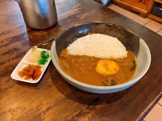 Hyakubammenosaru - インド風野菜カレーゆで卵トッピング