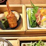 宮崎料理 万作 - 前菜、刺身　刺身は　まぐろとイカでした。