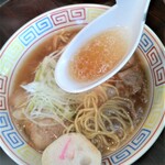 餃子と麺 いせのじょう - しょうゆ　スープ